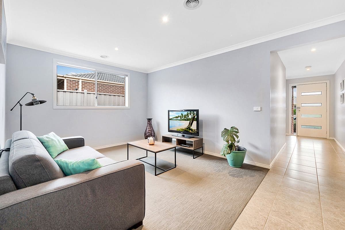 9 Wesson Way, Cranbourne East VIC 3977, Cranbourne East - Thumbnail 2
