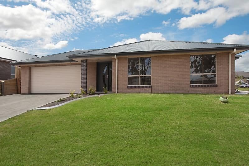 6 Honeysuckle Drive, ABERGLASSLYN NSW 2320, Aberglasslyn - Image 1