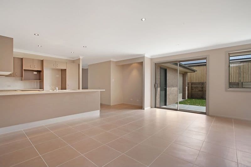 6 Honeysuckle Drive, ABERGLASSLYN NSW 2320, Aberglasslyn - Thumbnail 2