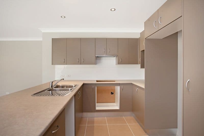 6 Honeysuckle Drive, ABERGLASSLYN NSW 2320, Aberglasslyn - Thumbnail 3