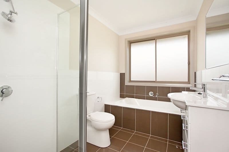 6 Honeysuckle Drive, ABERGLASSLYN NSW 2320, Aberglasslyn - Thumbnail 4