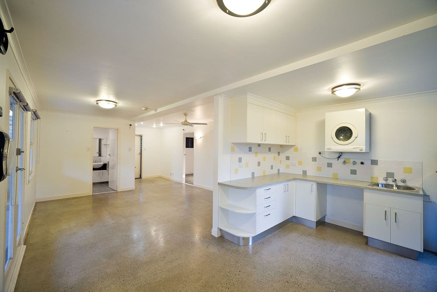 55 Wemvern Street, Upper Mount Gravatt QLD 4122, Upper Mount Gravatt - Thumbnail 2