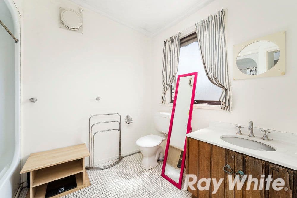 19 Loraine Avenue, Box Hill North VIC 3129, Box Hill North - Thumbnail 2