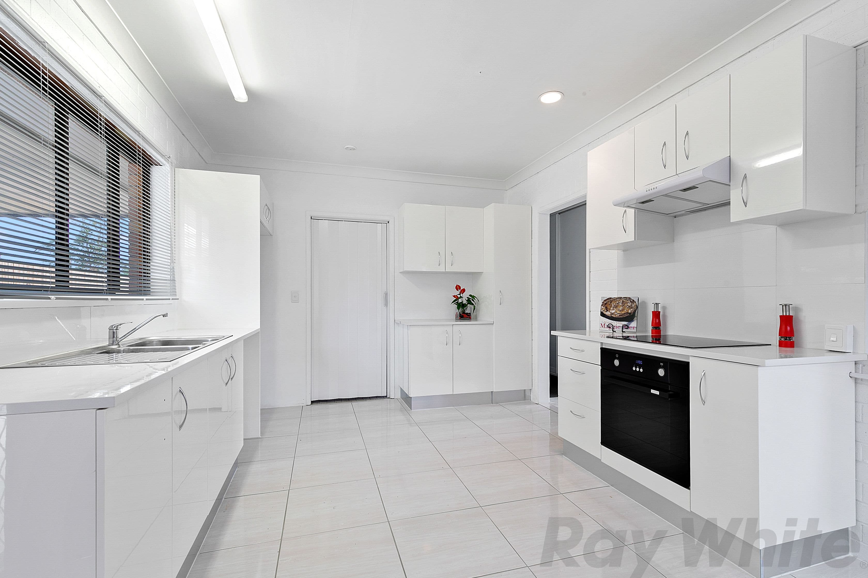 15 Armando Street, Alexandra Hills QLD 4161, Alexandra Hills - Thumbnail 4