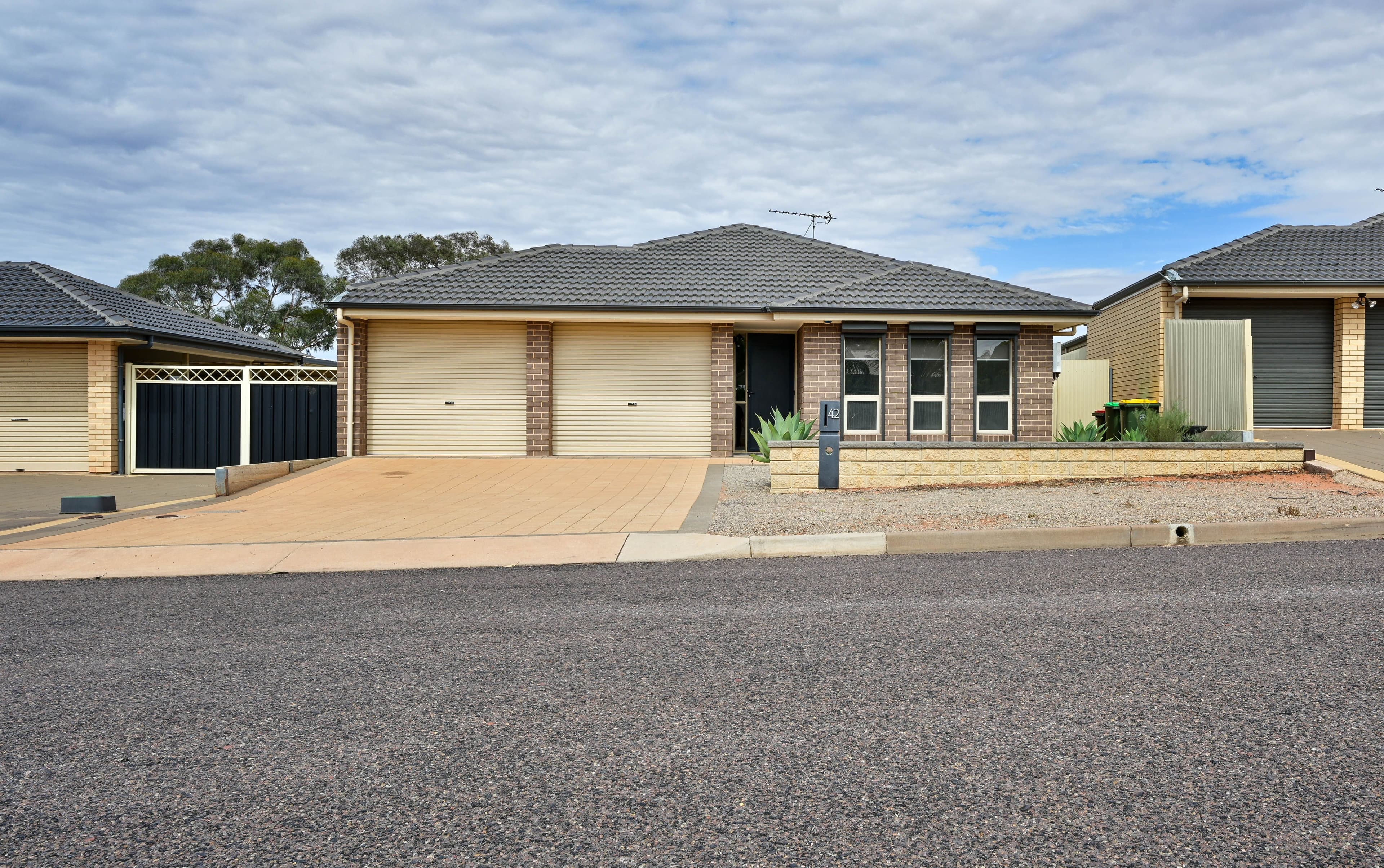 42 Hurcombe Crescent, Port Augusta West SA 5700, Port Augusta West - Thumbnail 2