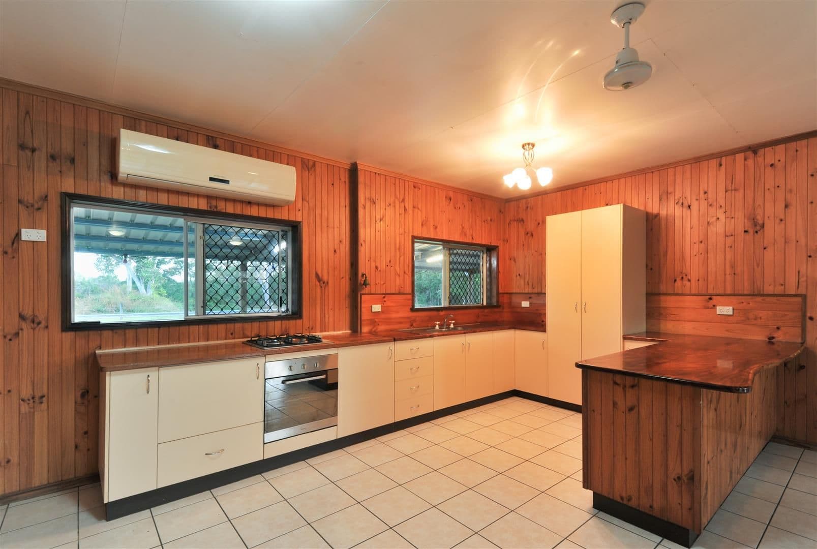 1446 Midge Point Road, BLOOMSBURY QLD 4799, Bloomsbury - Thumbnail 4