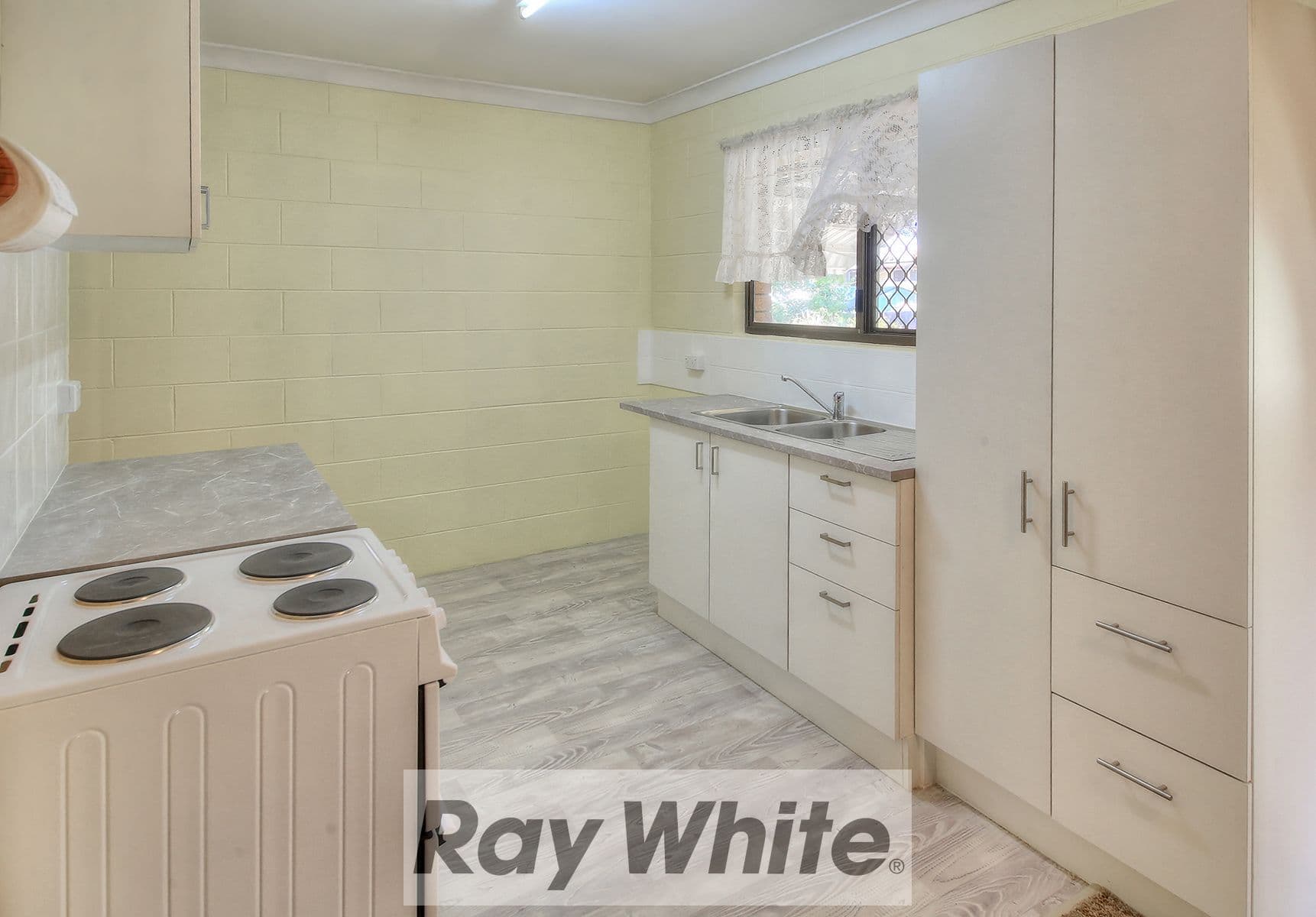 32 Ashvale Street, Kingston QLD 4114, Kingston - Thumbnail 4