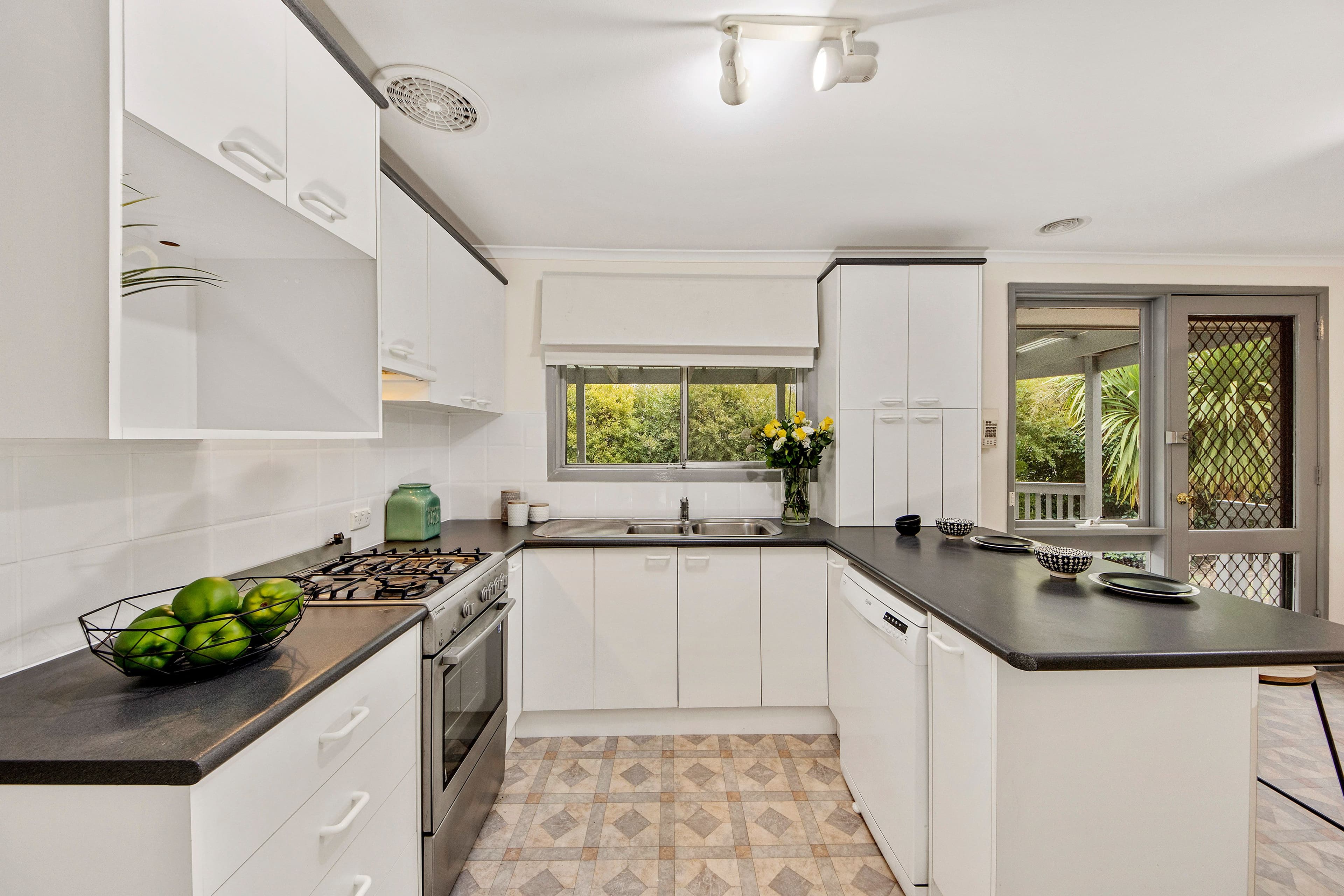 6 Berne Crescent, Macgregor ACT 2615, Macgregor - Thumbnail 6