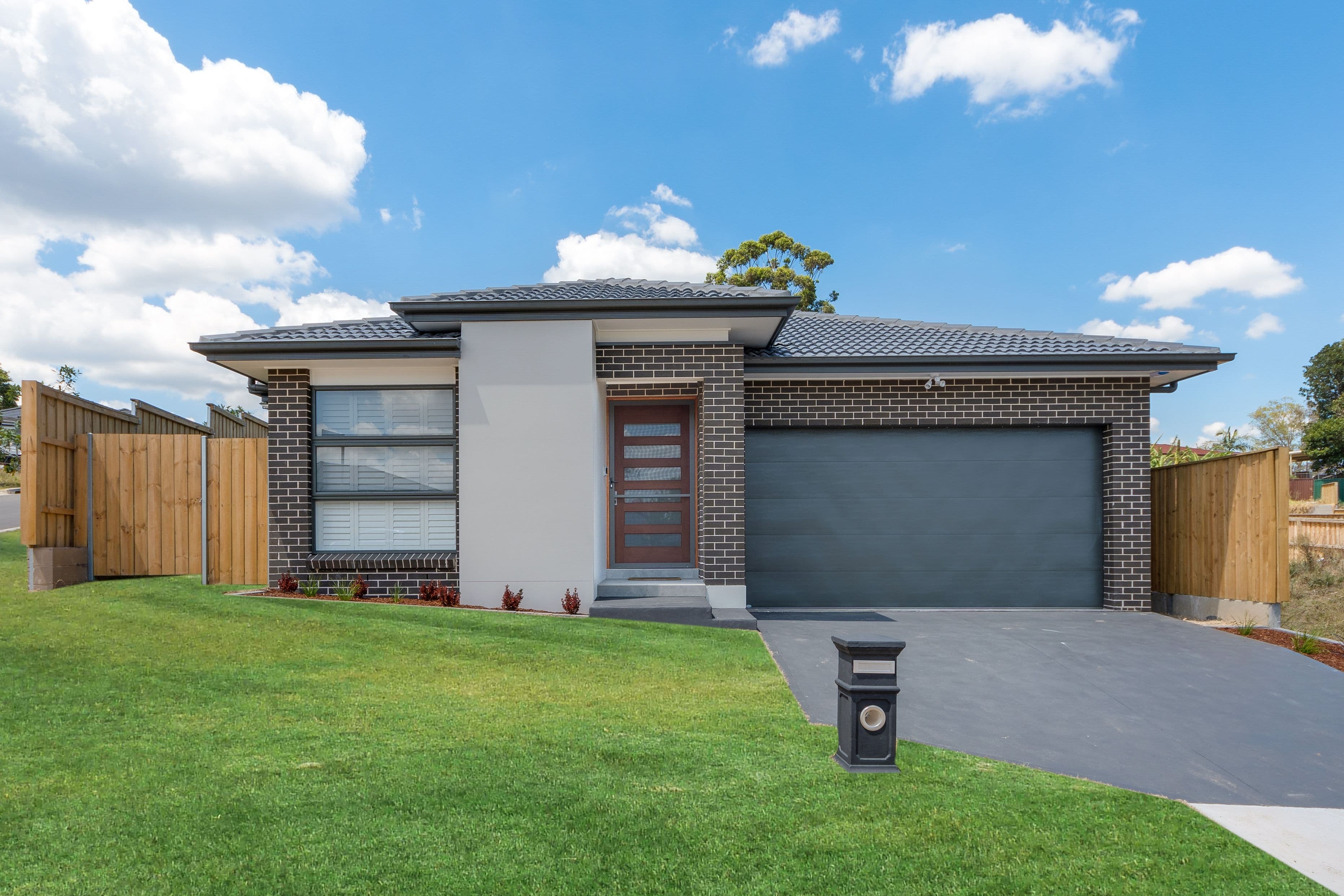 19 Pendergast Avenue, Minto - Image 1
