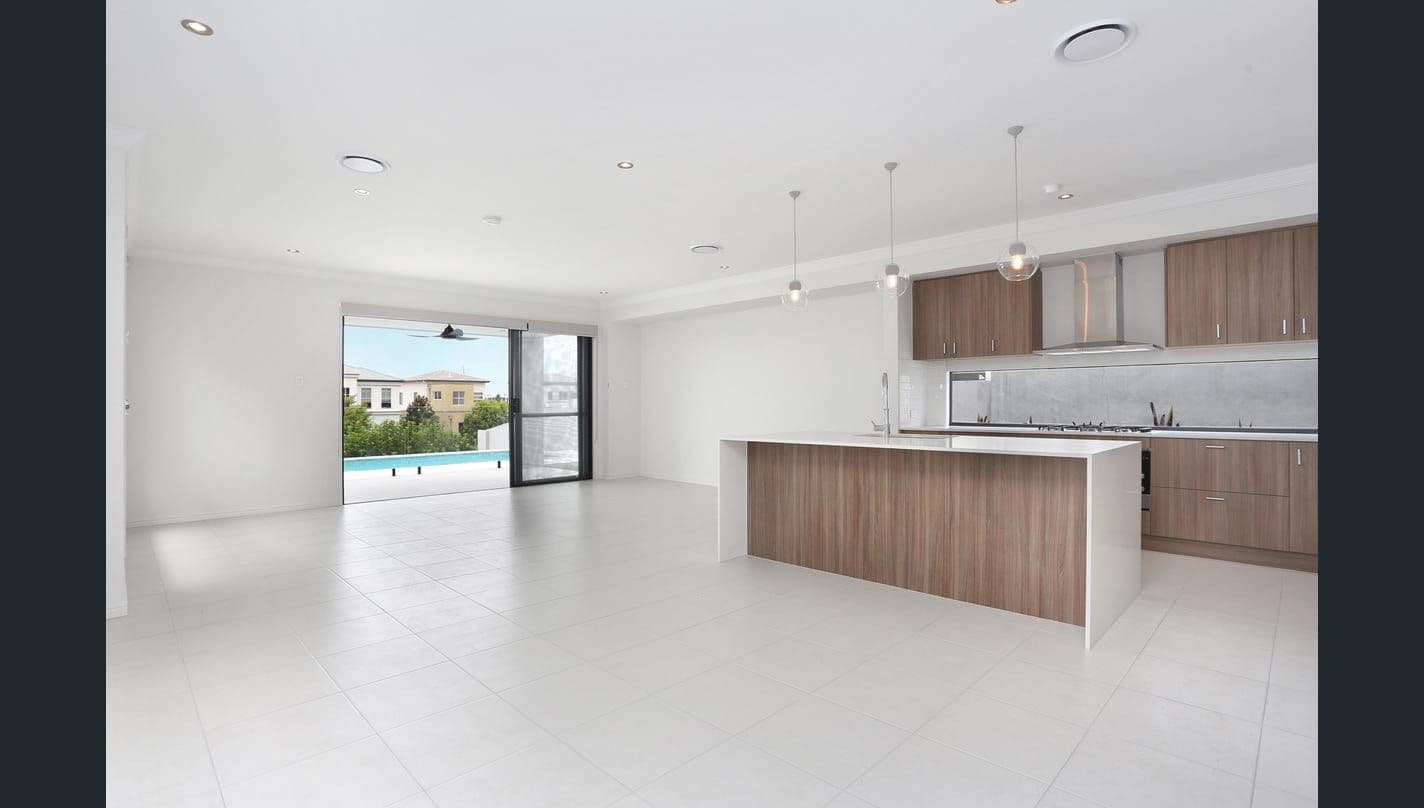 1902 Sunningdale Court, Sanctuary Cove QLD 4212, Sanctuary Cove - Thumbnail 3