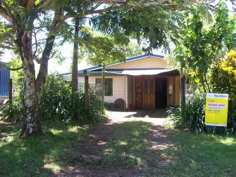 14 Elizabeth St (Esplanade), Flying Fish Point QLD 4860, Flying Fish Point - Image 1