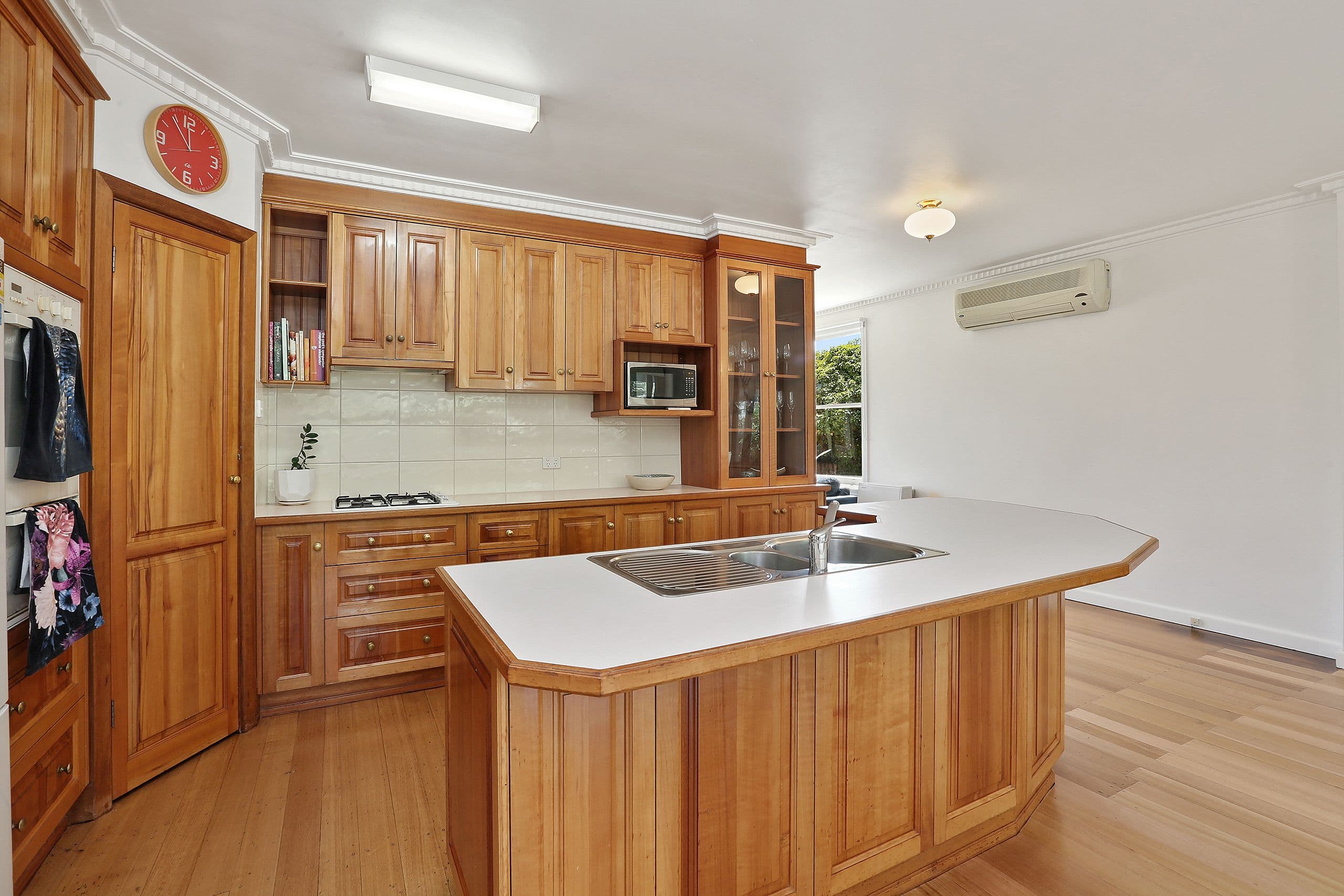 1 Brocka Avenue, Belmont VIC 3216, Belmont - Thumbnail 6