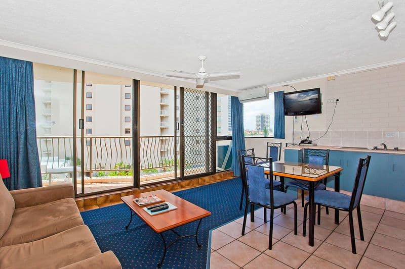 405 'Travel Inn' 40 Surf Parade, BROADBEACH QLD 4218, Broadbeach - Thumbnail 4