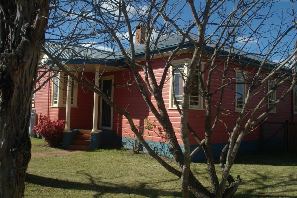 101 Logan Street, TENTERFIELD NSW 2372, Tenterfield - Thumbnail 2