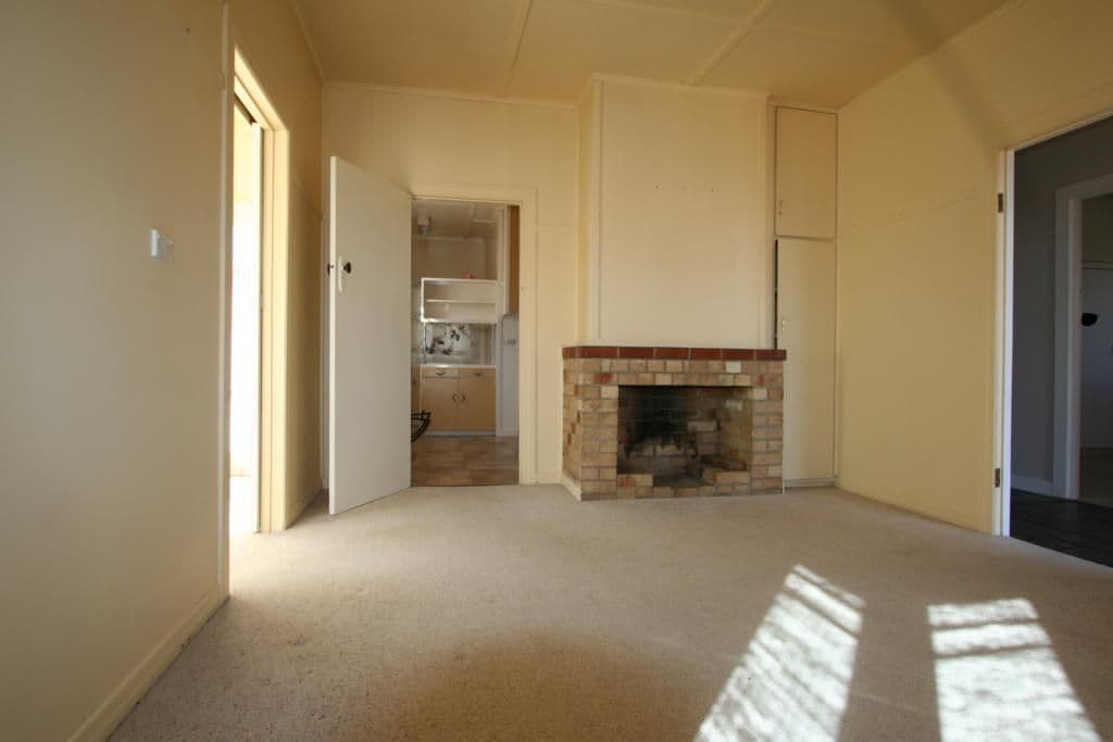 101 Logan Street, TENTERFIELD NSW 2372, Tenterfield - Thumbnail 3
