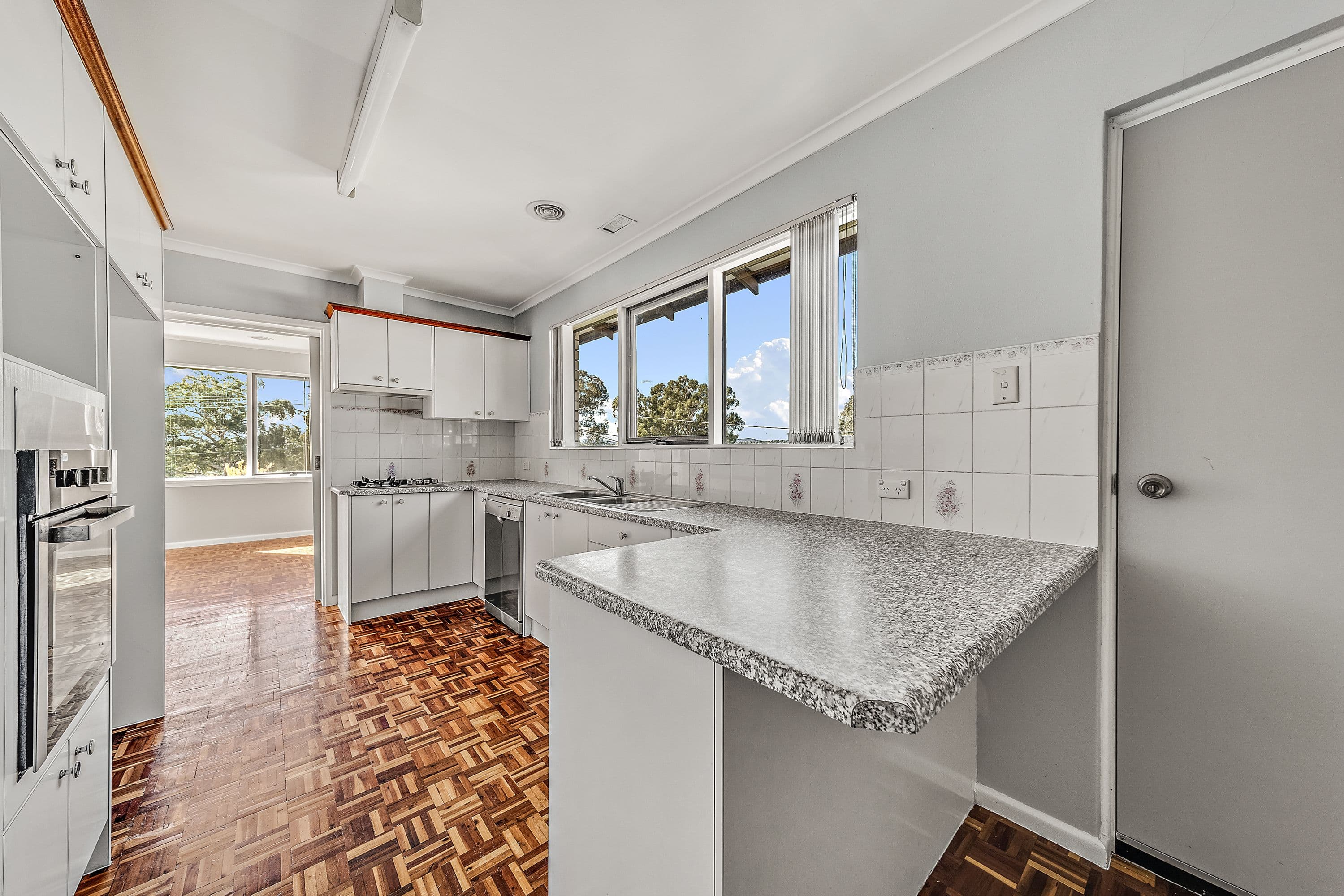8 Castlereagh Crescent, Macquarie ACT 2614, Macquarie - Thumbnail 5