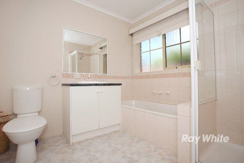 12 Rachel Drive, CRANBOURNE VIC 3977, Cranbourne North - Thumbnail 6
