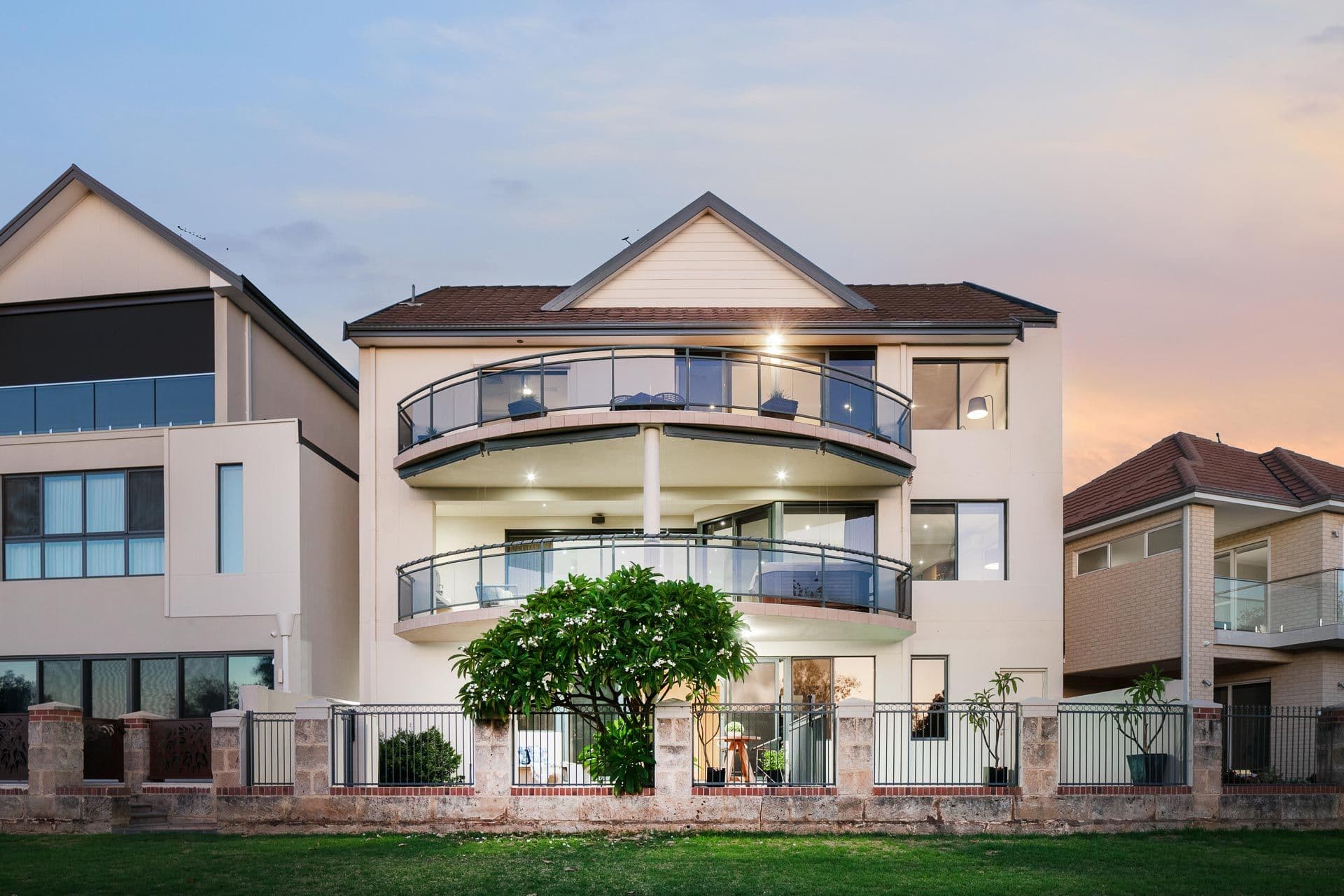 14 Riverina Drive, Ascot WA 6104, Ascot - Thumbnail 2