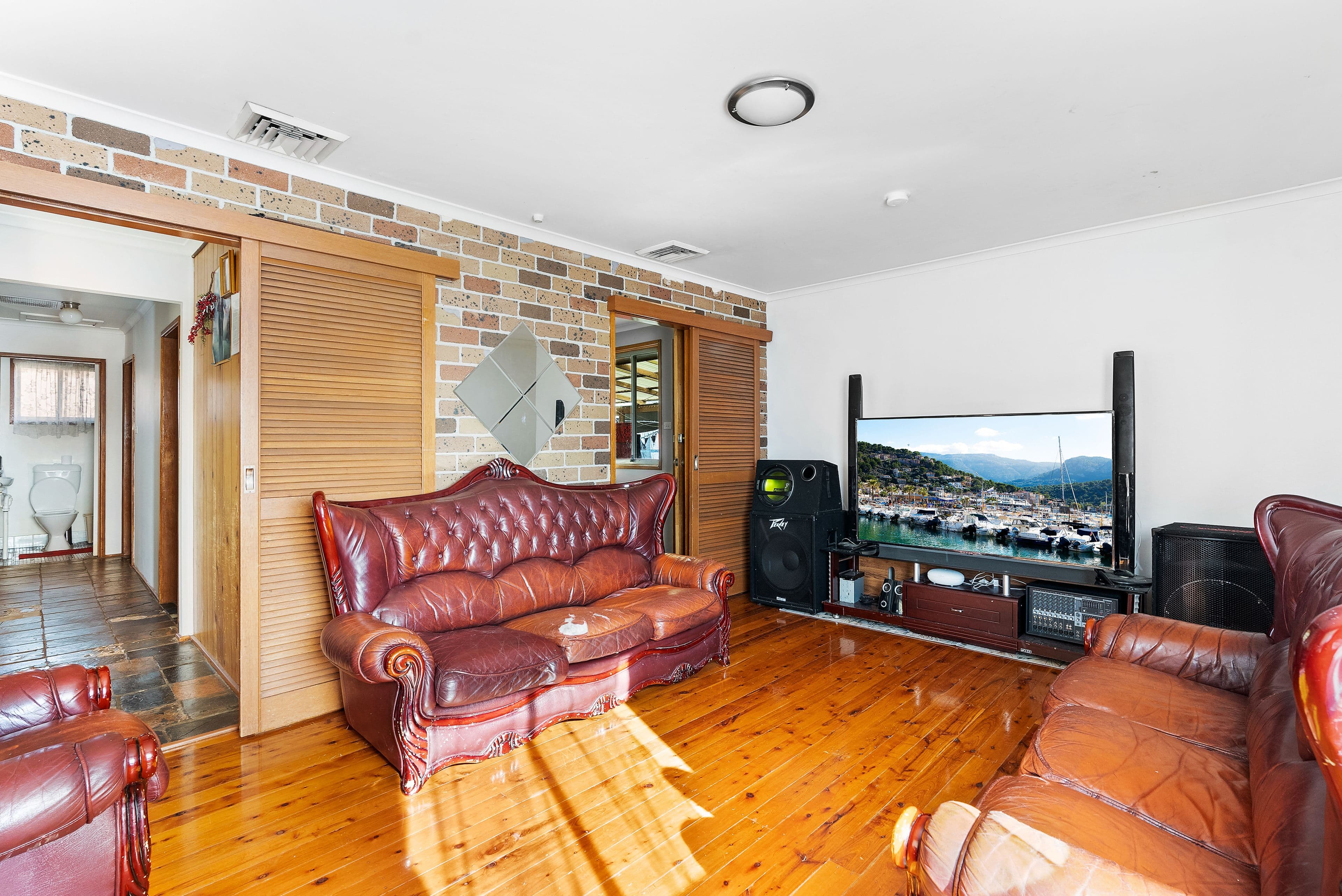 111 St Johns Road, Green Valley NSW 2168, Green Valley - Thumbnail 4