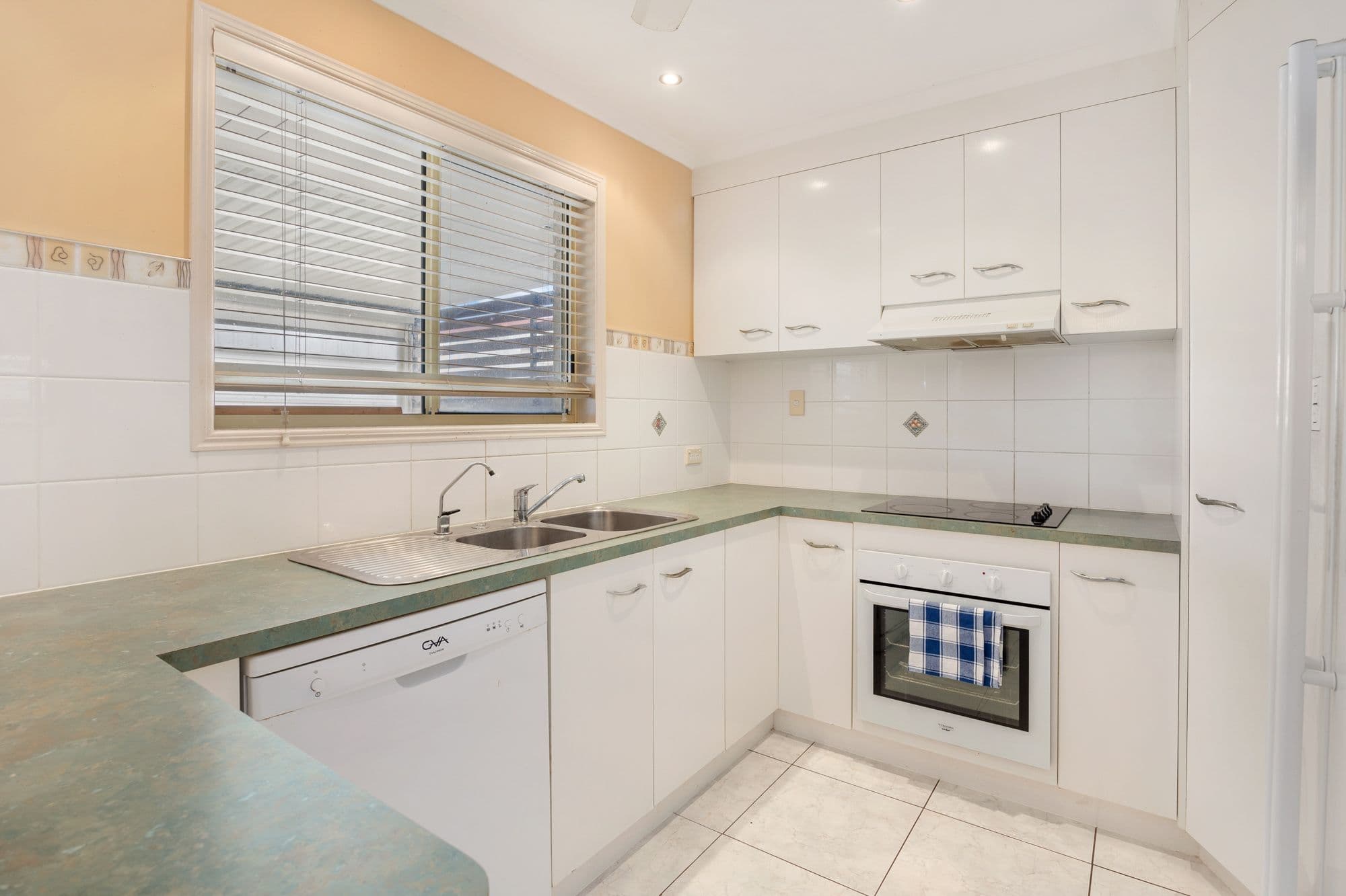 3 Clipper Street, Point Vernon QLD 4655, Point Vernon - Thumbnail 8