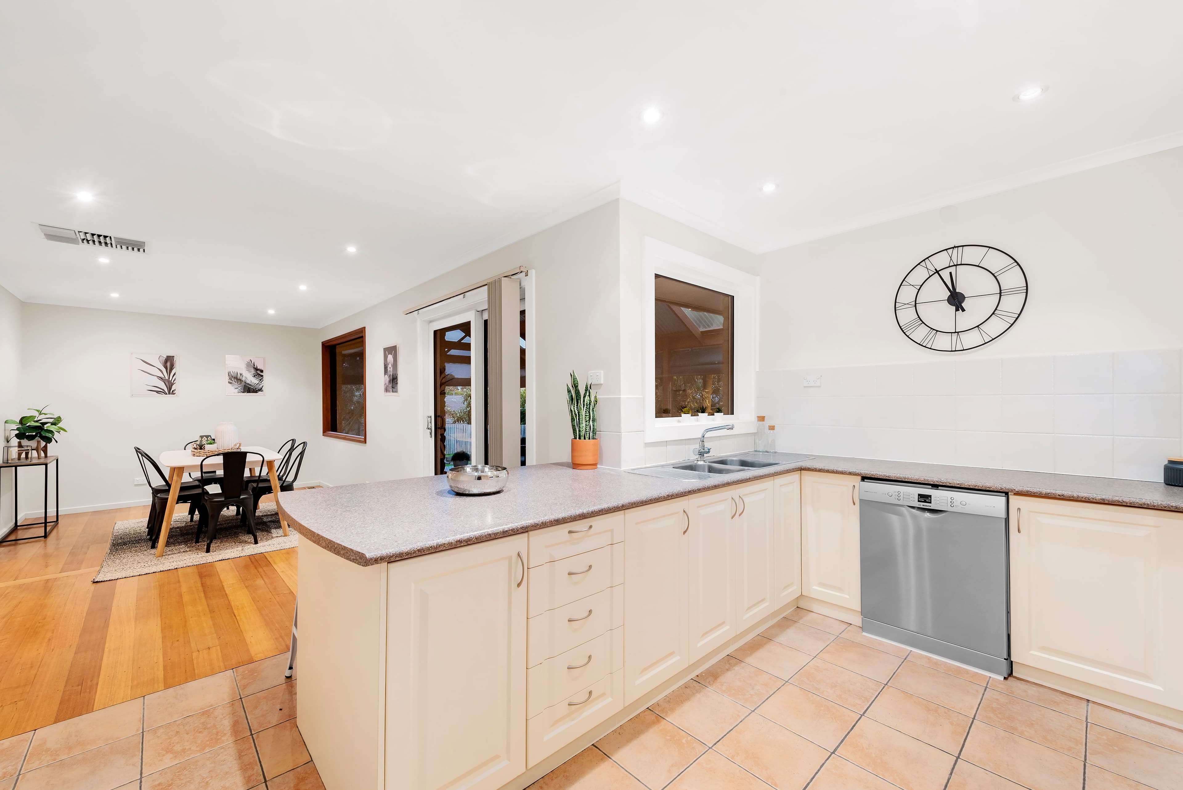 13 Bentley Street, Wantirna VIC 3152, Wantirna - Thumbnail 5