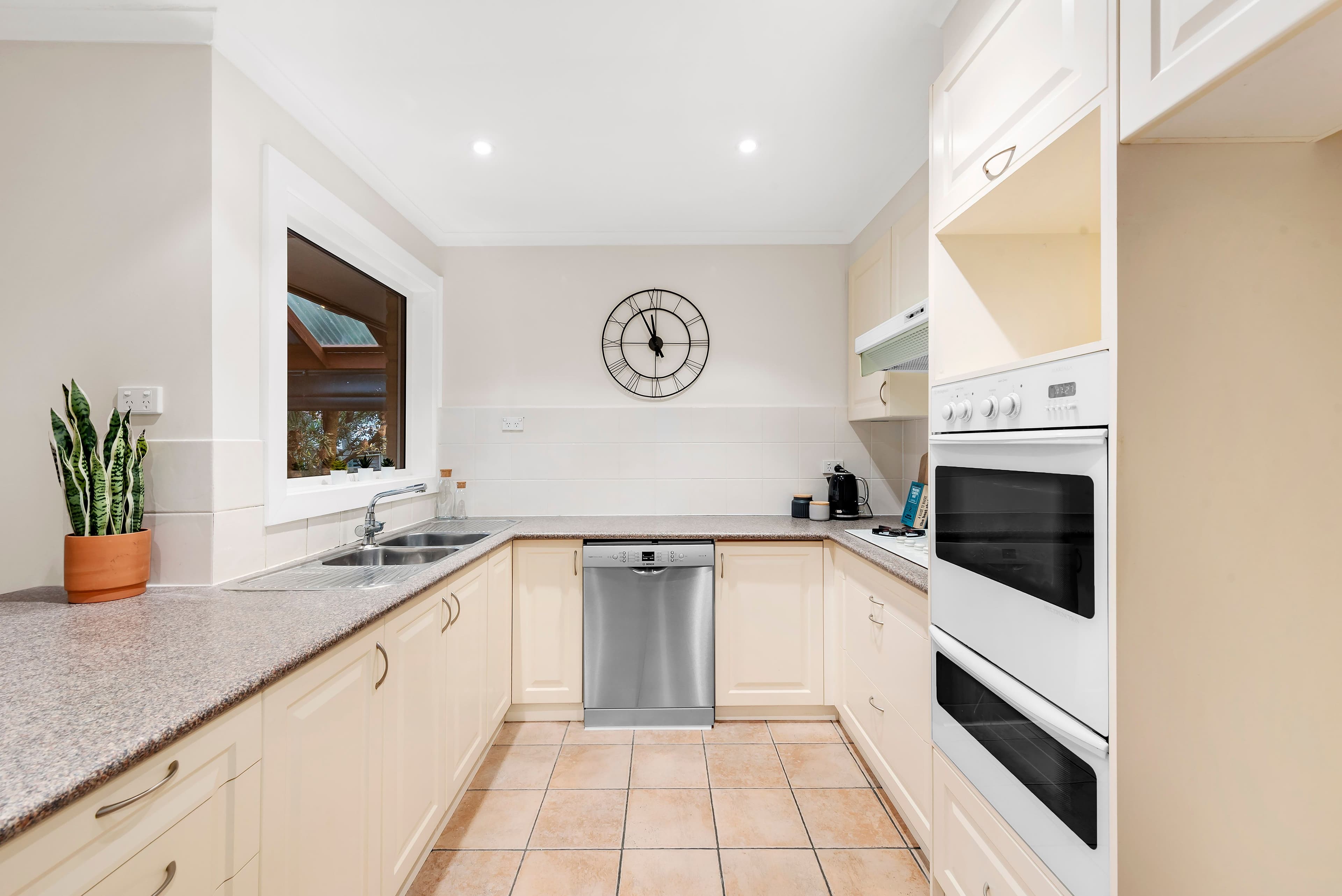 13 Bentley Street, Wantirna VIC 3152, Wantirna - Thumbnail 6