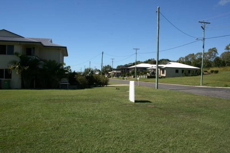 42 Brooksfield Drive, SARINA BEACH QLD 4737, Sarina Beach - Thumbnail 5