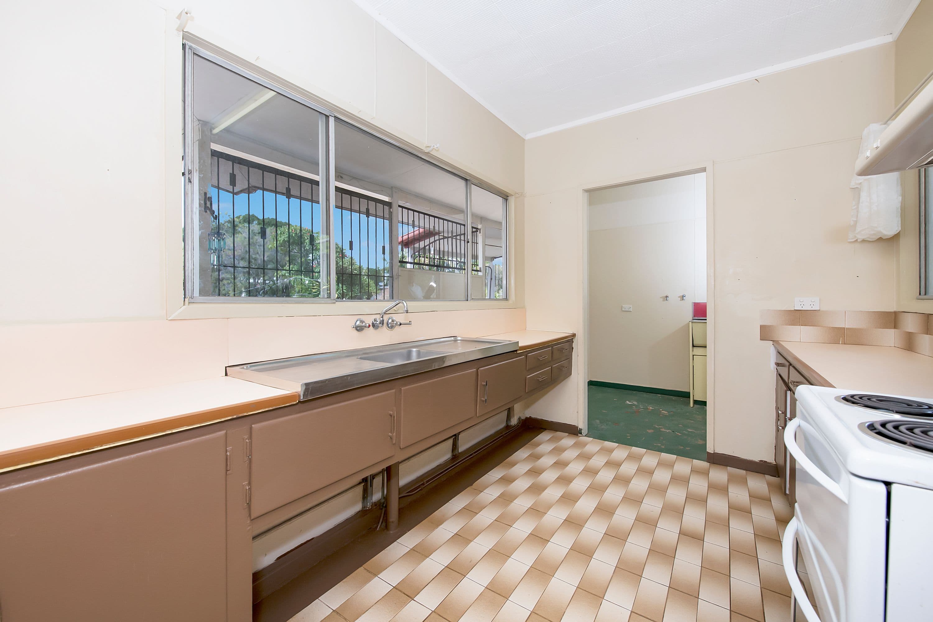 1 Cordelia Avenue, Cranbrook QLD 4814, Cranbrook - Thumbnail 2