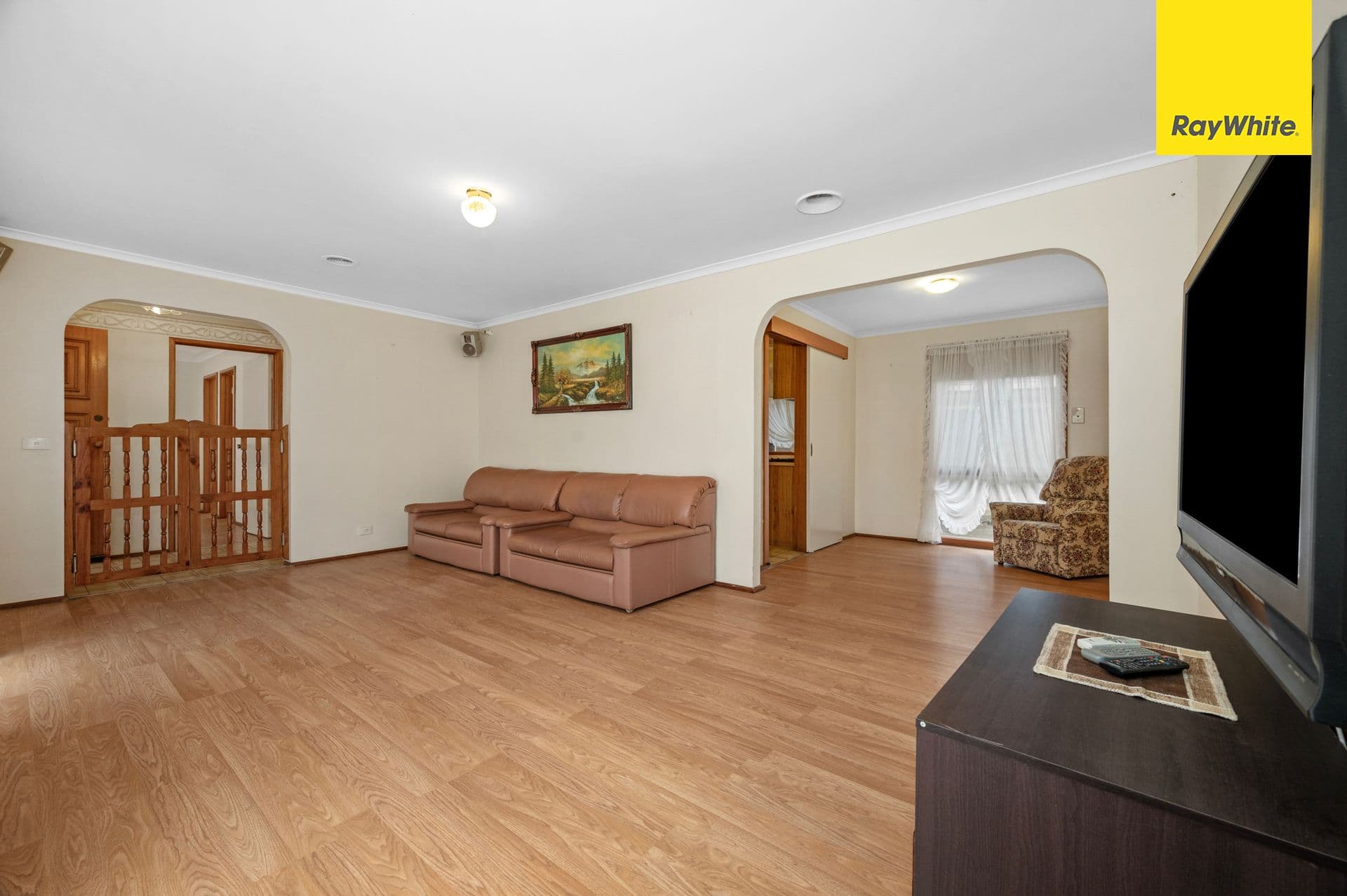 32 Bywater Street, Hillcrest QLD 4118, Hillcrest - Thumbnail 2