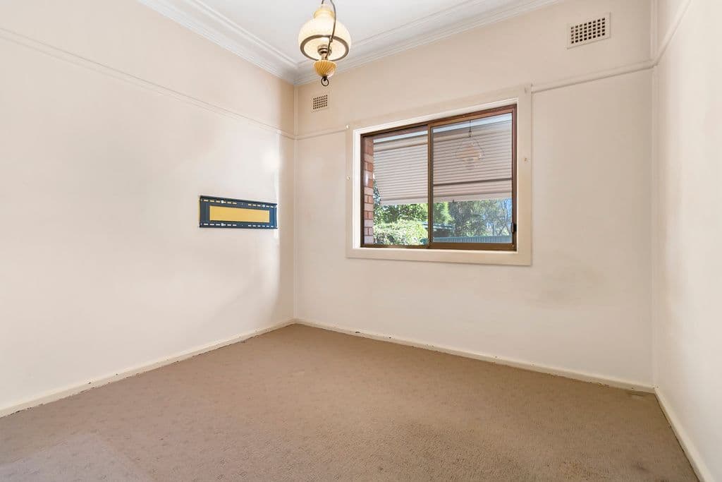 45 Rowe Avenue, Lurnea - Thumbnail 4