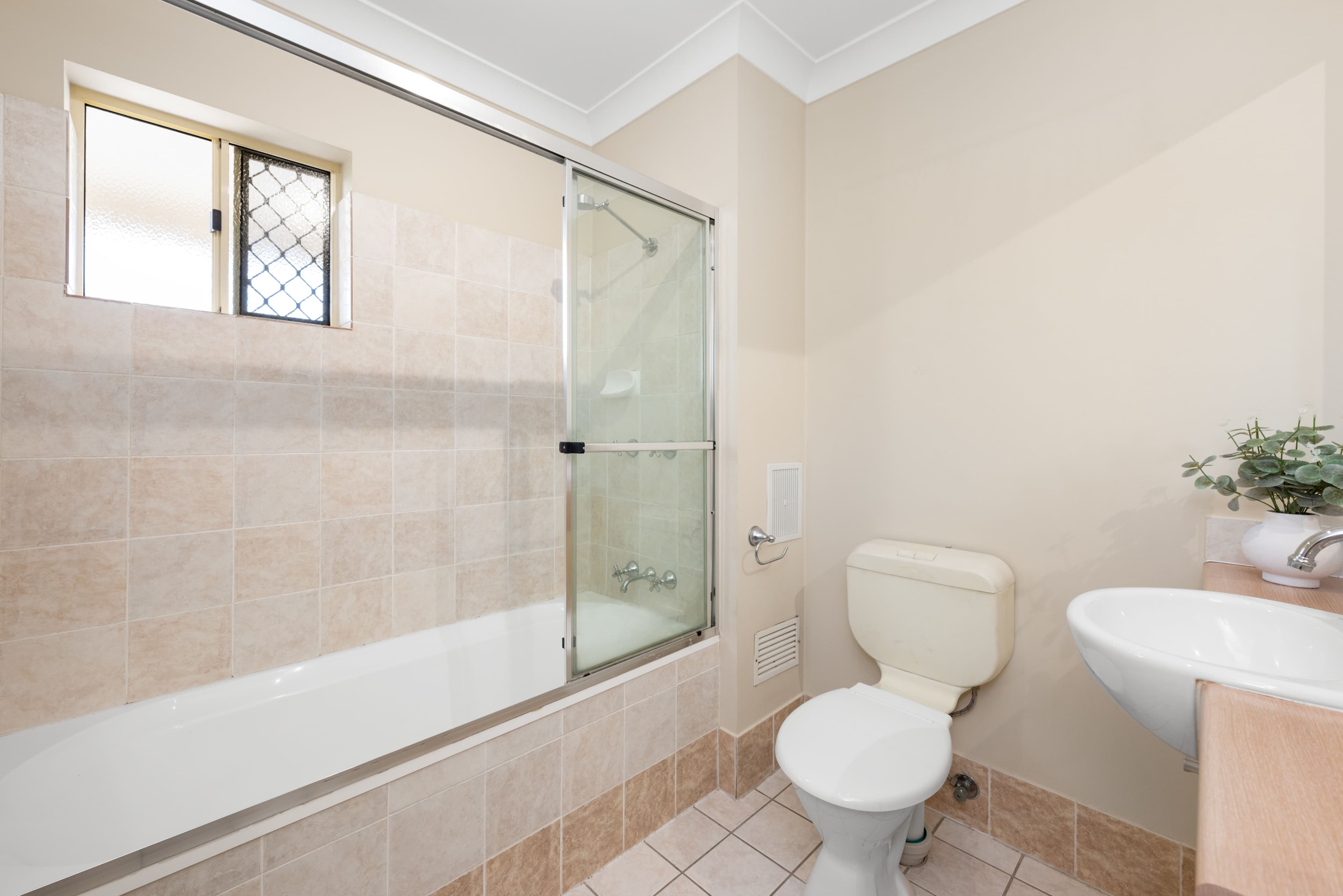 4 Bonney Avenue, Clayfield QLD 4011, Clayfield - Thumbnail 7