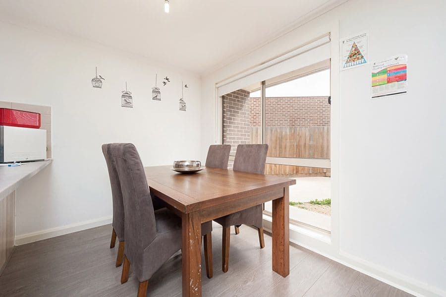 34 Windrock Avenue, Craigieburn VIC 3064, Craigieburn - Thumbnail 3