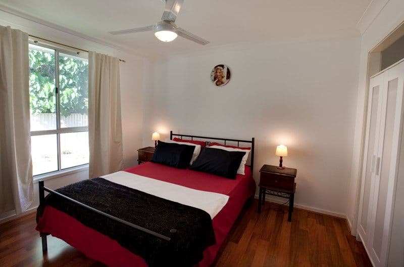 23  Joan Street, BURLEIGH WATERS QLD 4220, Burleigh Waters - Thumbnail 7