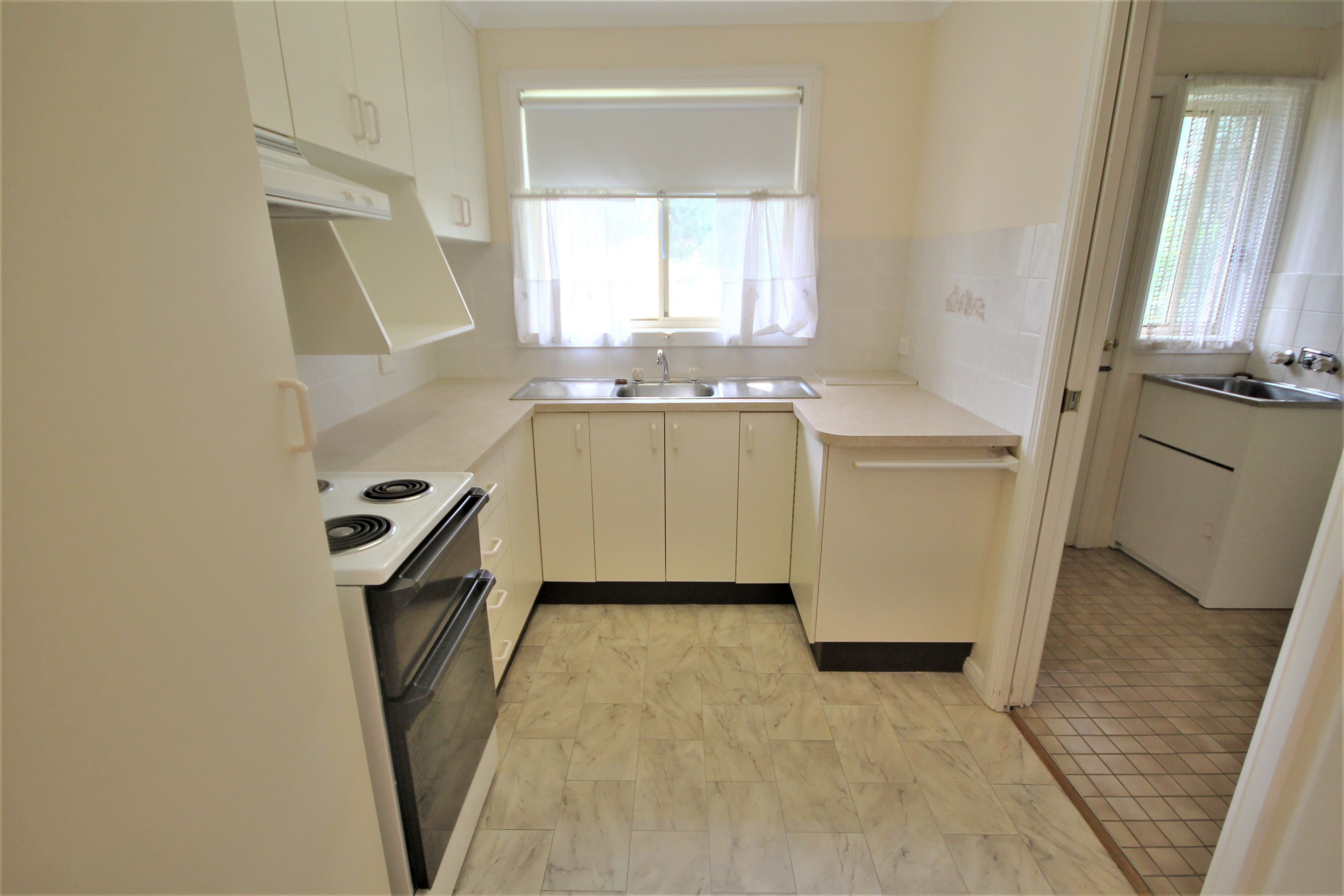 10 Blackett Avenue, Young NSW 2594, Young - Thumbnail 6
