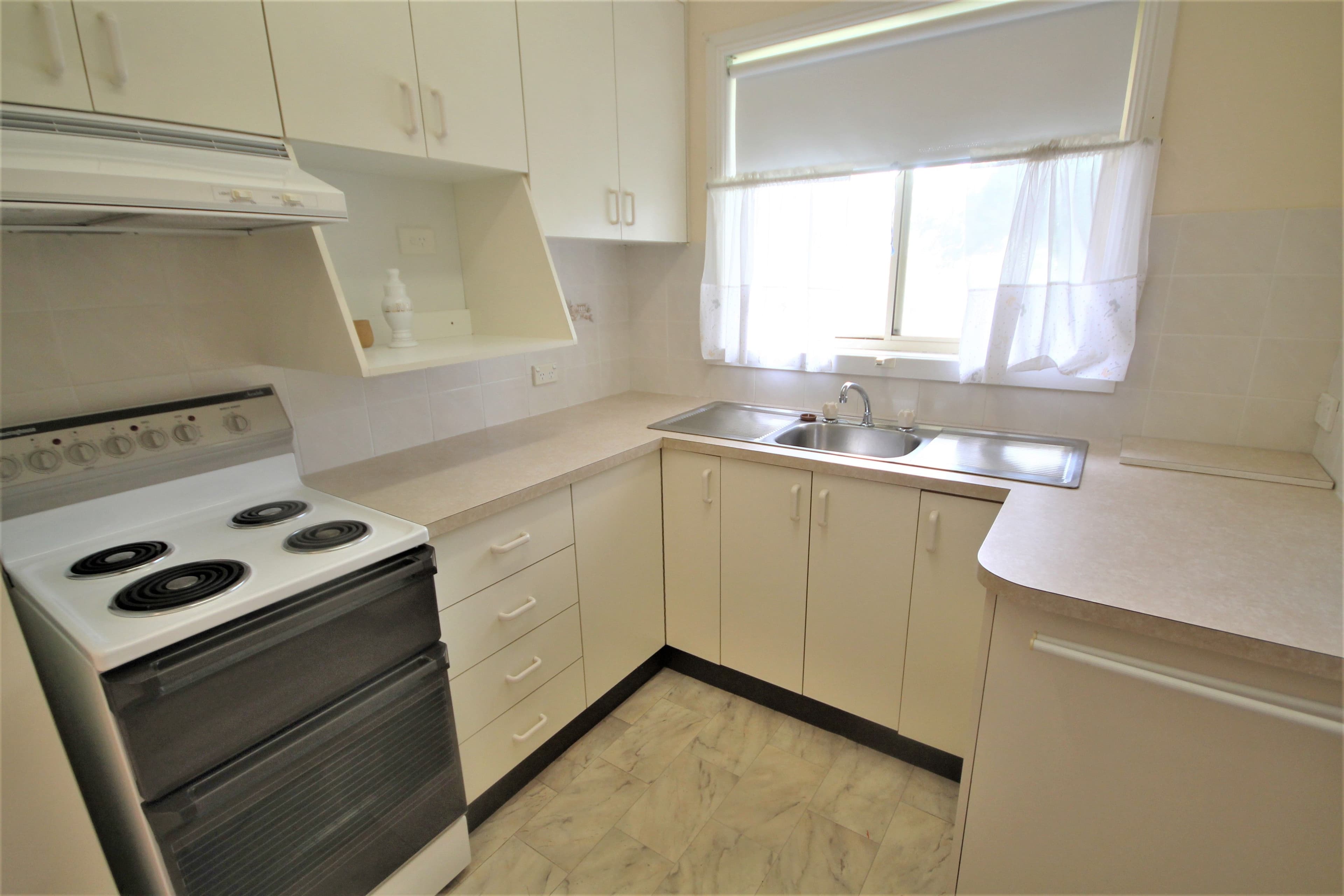 10 Blackett Avenue, Young NSW 2594, Young - Thumbnail 7