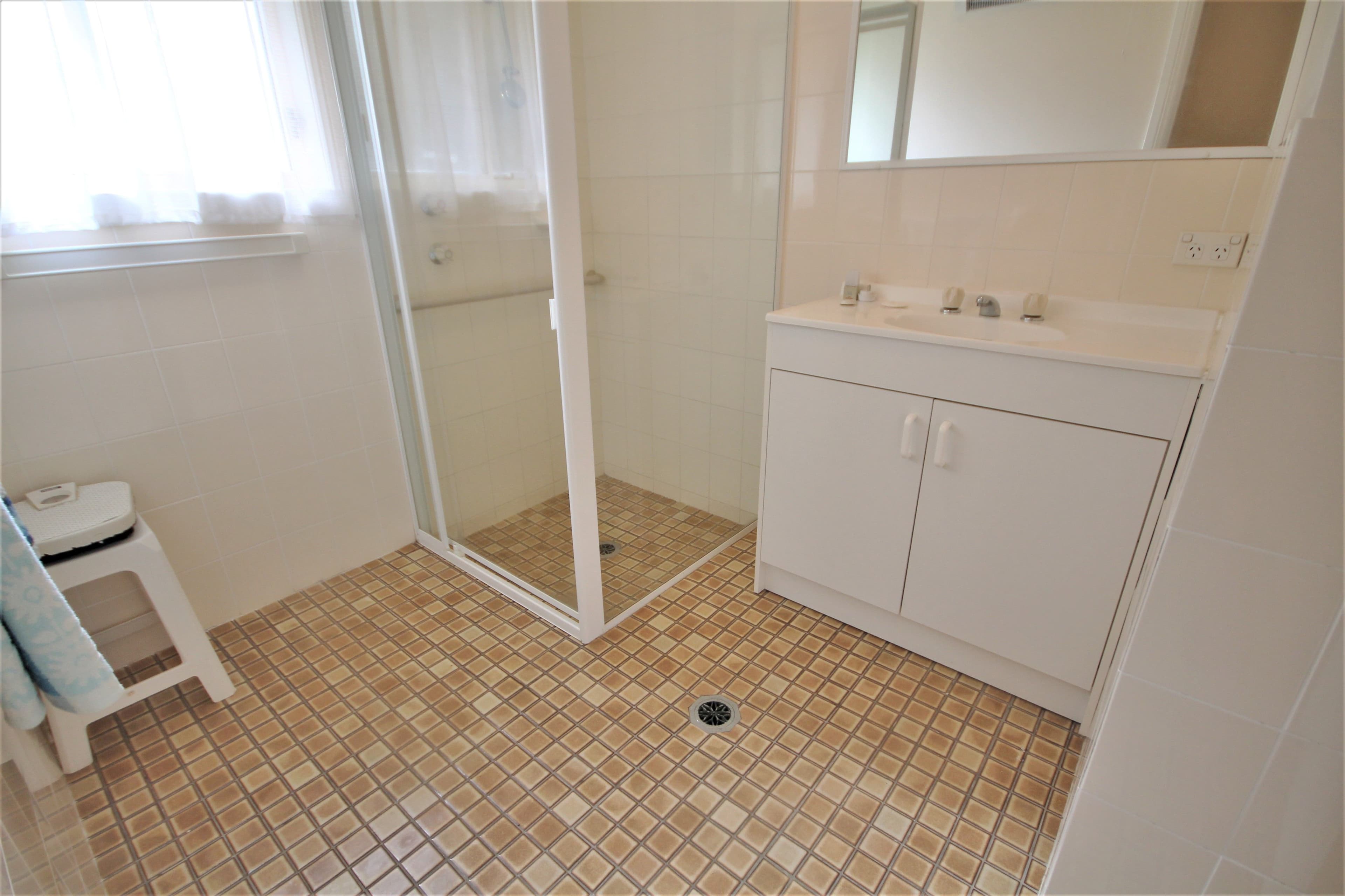 10 Blackett Avenue, Young NSW 2594, Young - Thumbnail 8