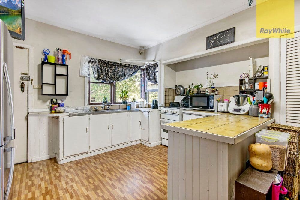 24 Forest Road, Ferntree Gully VIC 3156, Ferntree Gully - Thumbnail 3