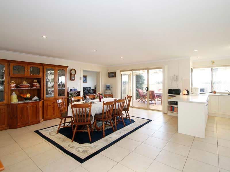 16 Parken Court, NOARLUNGA DOWNS SA 5168, Noarlunga Downs - Thumbnail 4