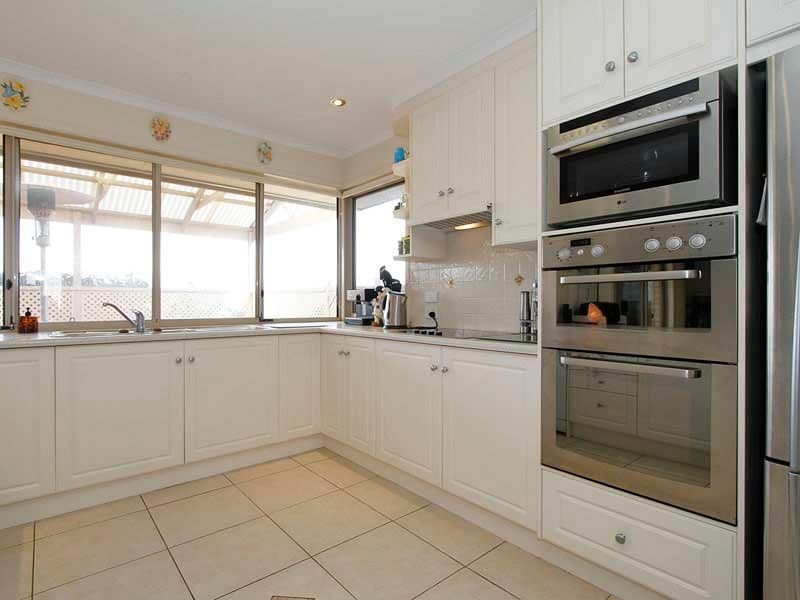 16 Parken Court, NOARLUNGA DOWNS SA 5168, Noarlunga Downs - Thumbnail 5