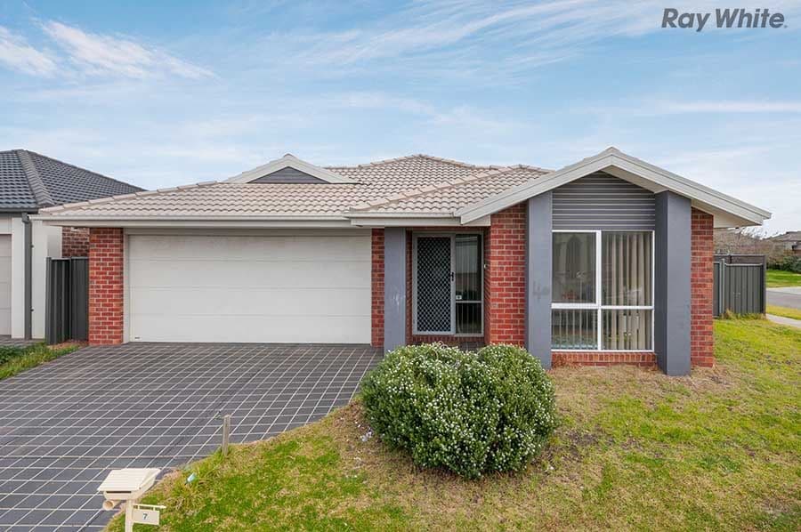 7 Edmondshaw Drive, Deer Park VIC 3023, Deer Park - Image 1