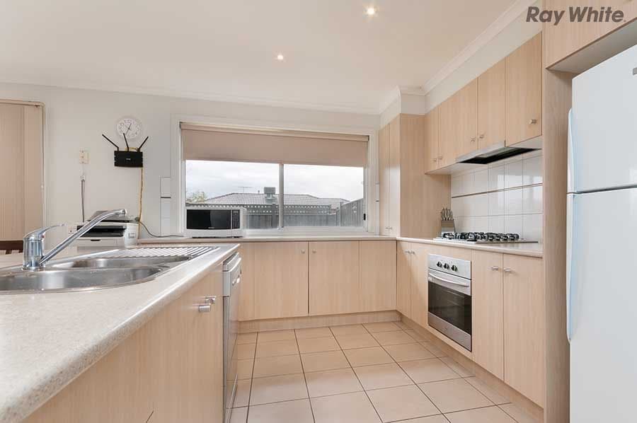 7 Edmondshaw Drive, Deer Park VIC 3023, Deer Park - Thumbnail 2