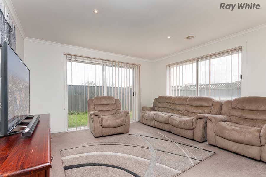 7 Edmondshaw Drive, Deer Park VIC 3023, Deer Park - Thumbnail 4