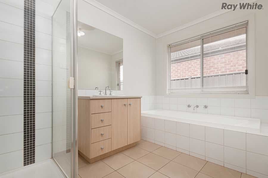 7 Edmondshaw Drive, Deer Park VIC 3023, Deer Park - Thumbnail 6