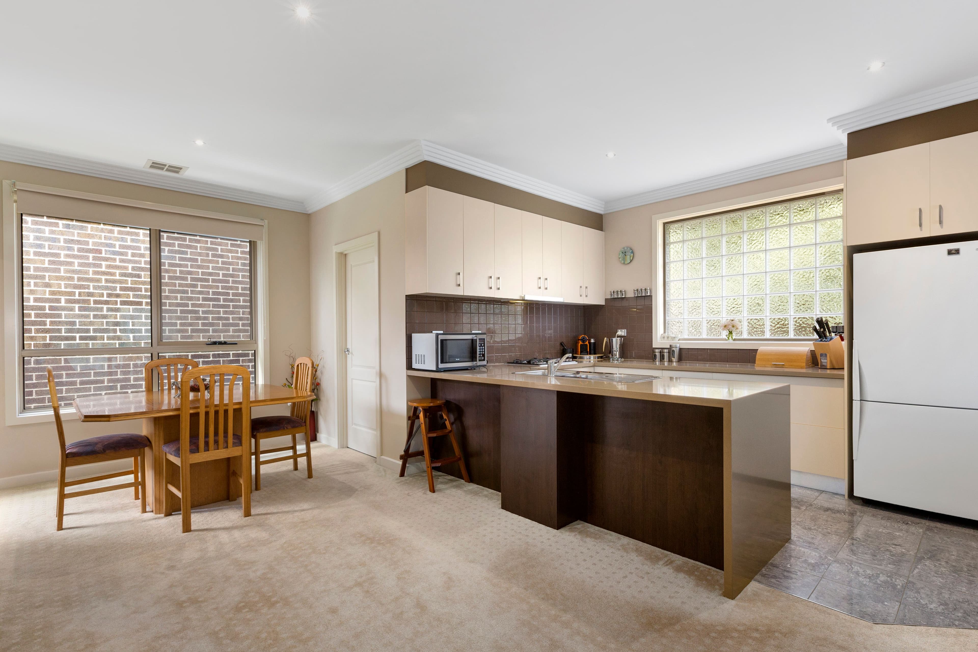 8 Ashford Street, Templestowe Lower VIC 3107, Templestowe Lower - Thumbnail 2
