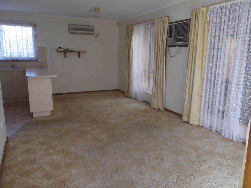 27 Gallipoli Street, COROWA NSW 2646, Corowa - Thumbnail 2