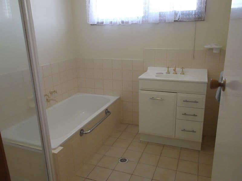27 Gallipoli Street, COROWA NSW 2646, Corowa - Thumbnail 4