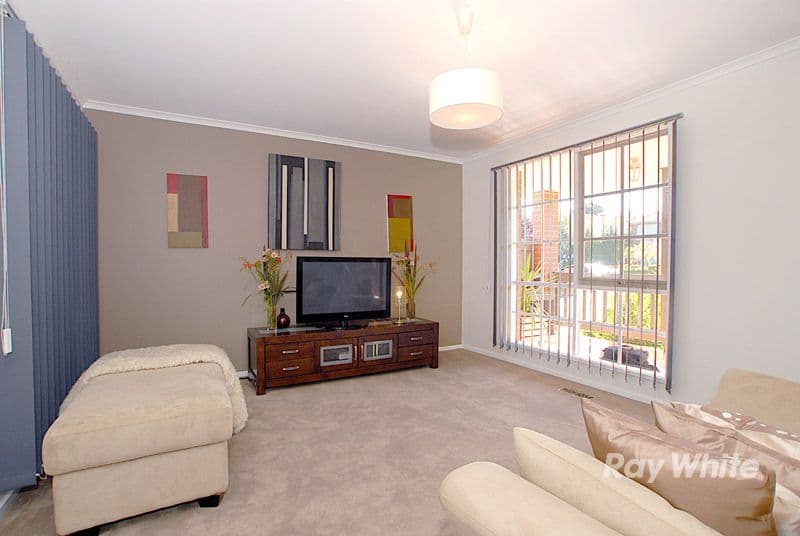 56 Lawrence Drive, BERWICK VIC 3806, Berwick - Thumbnail 2