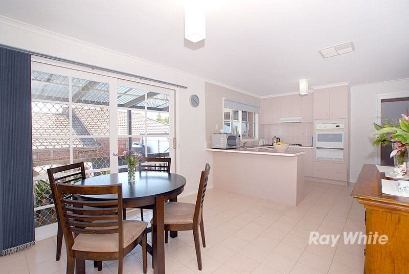 56 Lawrence Drive, BERWICK VIC 3806, Berwick - Thumbnail 5