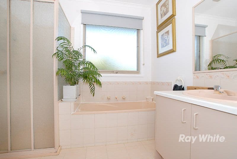 56 Lawrence Drive, BERWICK VIC 3806, Berwick - Thumbnail 6
