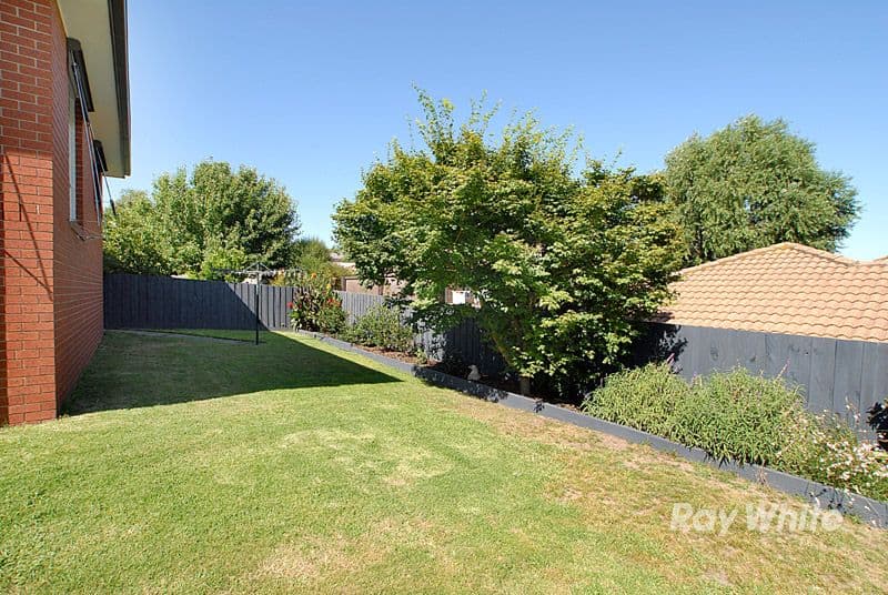 56 Lawrence Drive, BERWICK VIC 3806, Berwick - Thumbnail 8